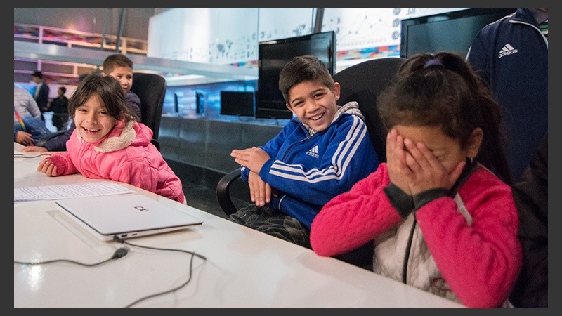 Los chicos disfrutaron en las instalaciones de Televisión Litoral.