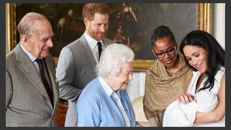 El bebé del príncipe Harry y Meghan se llama Archie. 