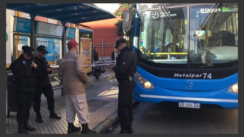 Policías preservaron el lugar para investigar lo ocurrido.