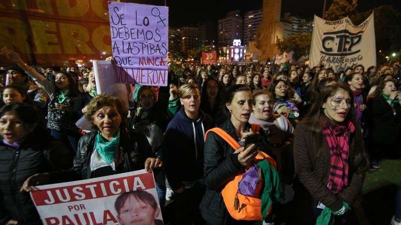 La marcha culminó en el Parque a la Bandera.