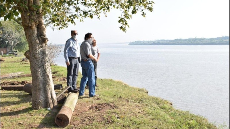 El impactante derrumbe en el paseo ribereño de Puerto Gaboto. 