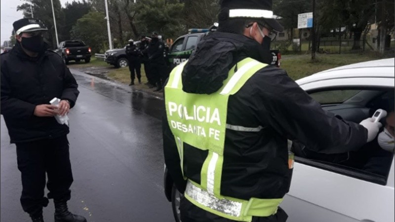 Los controles en rutas se realizan en diferentes localidades de Santa Fe.