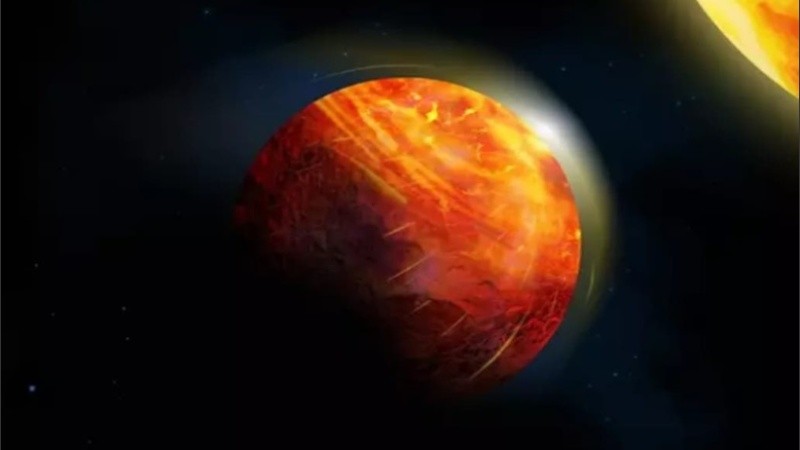 El exoplaneta es del tamaño de la Tierra y cuenta con una superficie, un océano y una atmósfera formados por rocas