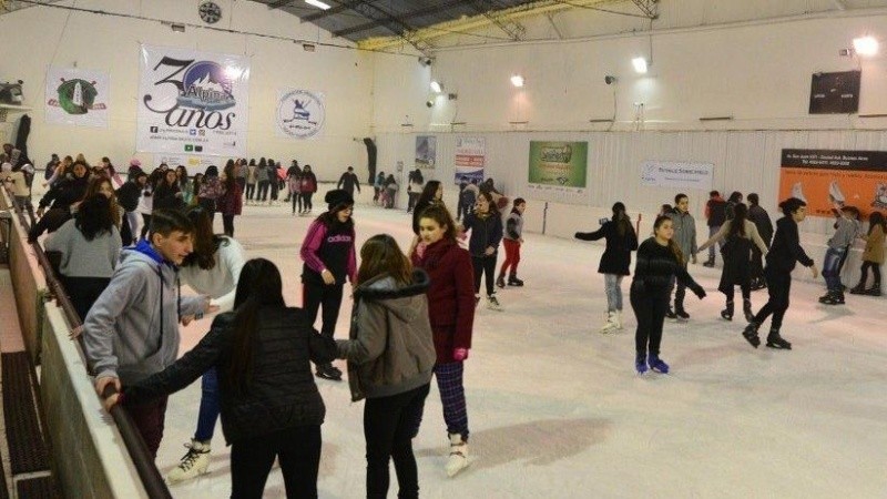 Profesionales del patinaje sobre hielo se manifiestan desde hace un mes en las redes sociales