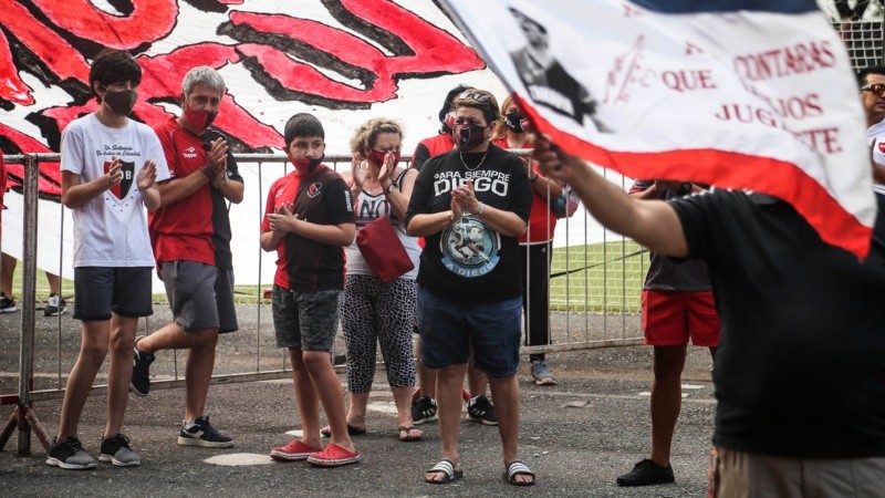 La despedida de los hinchas en el Coloso del Parque.