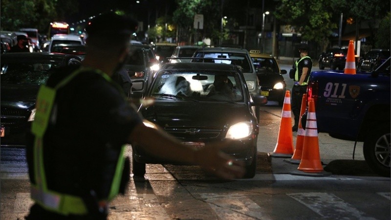 Policías, fuerzas federales y agentes municipales participan de los controles. 