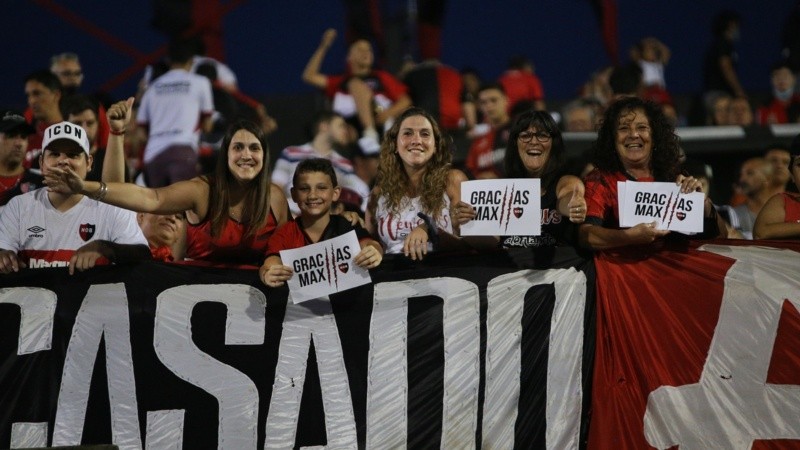 Newell's y una emotiva noche por la despedida de Maxi.
