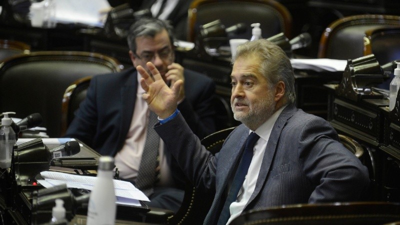 Roberto Mirabella quiere ir por la reelección y no quiere quedar fuera del sello del PJ.