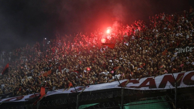 En un Coloso repleto, la Lepra vivió su fiesta previa al clásico rosarino del domingo. 