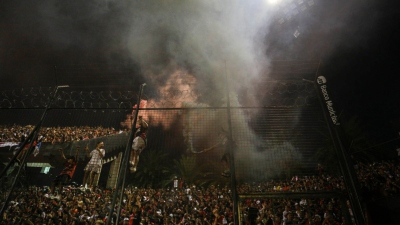 En un Coloso repleto, la Lepra vivió su fiesta previa al clásico rosarino del domingo. 