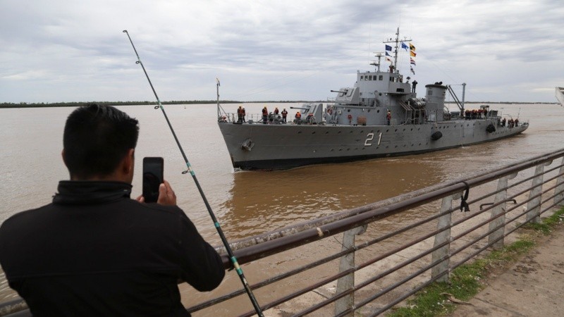 El ARA King llegó a Rosario a las 12.30.