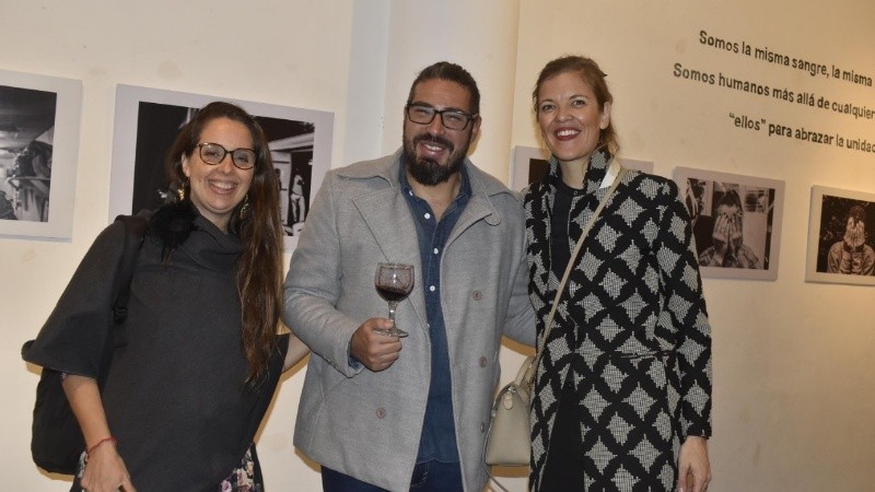 La exposición se puede visitar en la Alianza Francesa, San Luis 846.