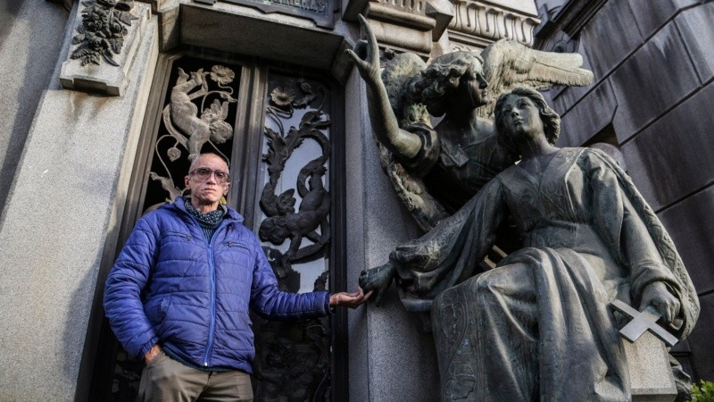 Dante&nbsp;Taparelli adelantaba hace tres años a este medio su intención de establecer el cementerio como museo (Alan Monzón/Rosario3). 