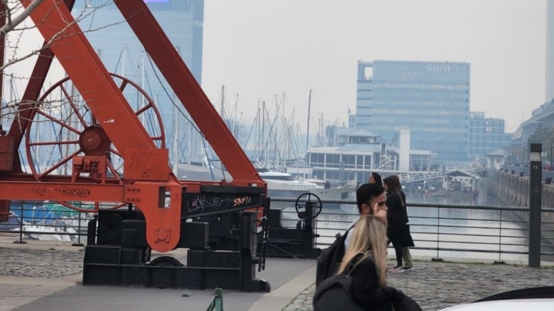 La ciudad de Buenos Aires cubierta de humo.