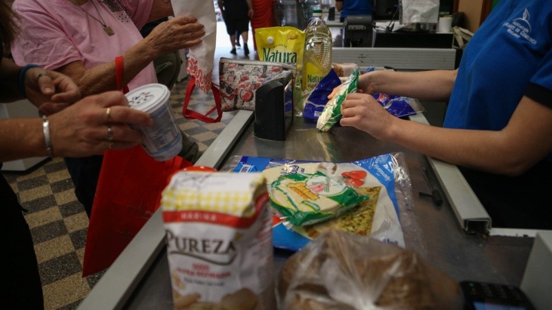 Una familia necesitó $1.128.398 para no ser pobre en junio.