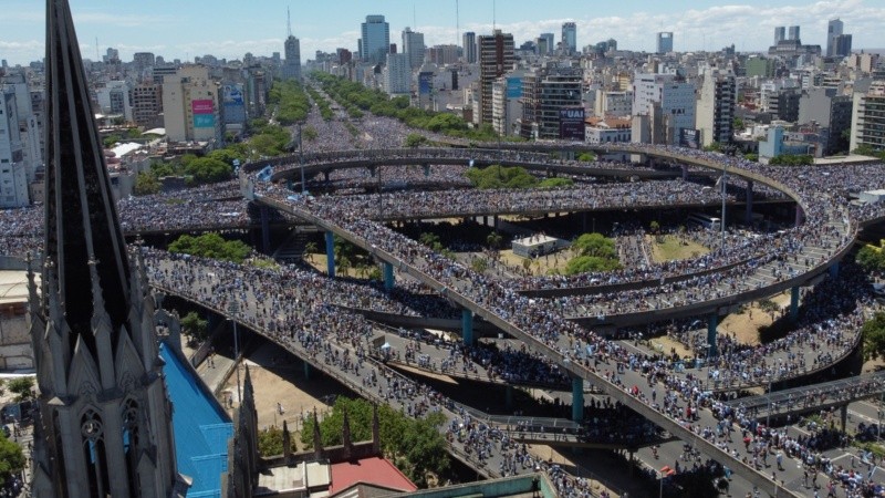 La invasión de todos los rulos de la autopista porteña.
