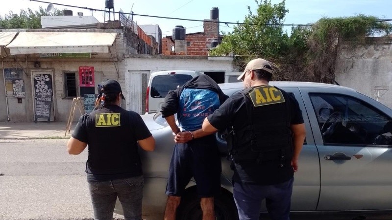 El sospechoso cayó a pocos metros de su casa en zona sur.