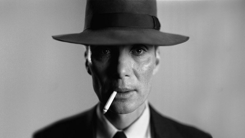 El ganador del Oscar a mejor actor protagónico Cillian Murphy encarna a  Robert Oppenheimer.