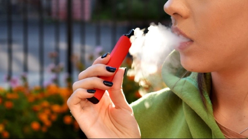 Los vapers están cada vez más extendidos entre los adolescentes.