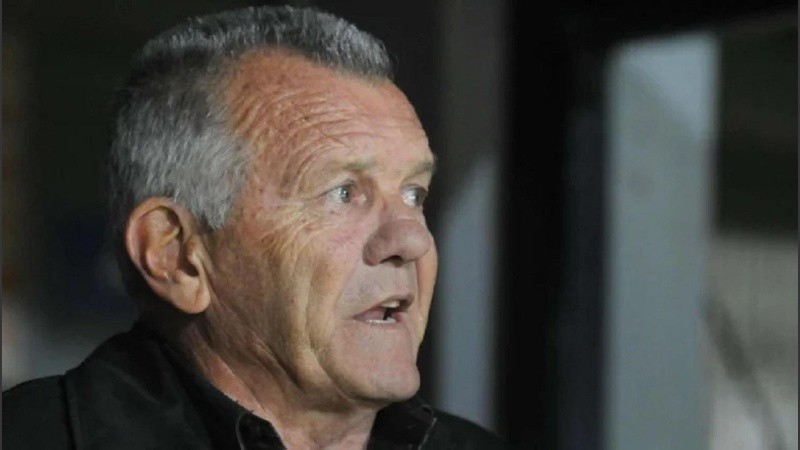 Solari tiene 81 años, fue futbolista de Newell's y desarrolló una extensa trayectoria como entrenador.
