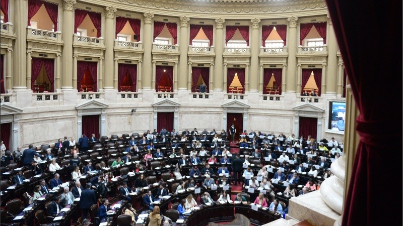 La sesión de Diputados comenzó el martes por la tarde y terminó en la madrugada del miércoles.