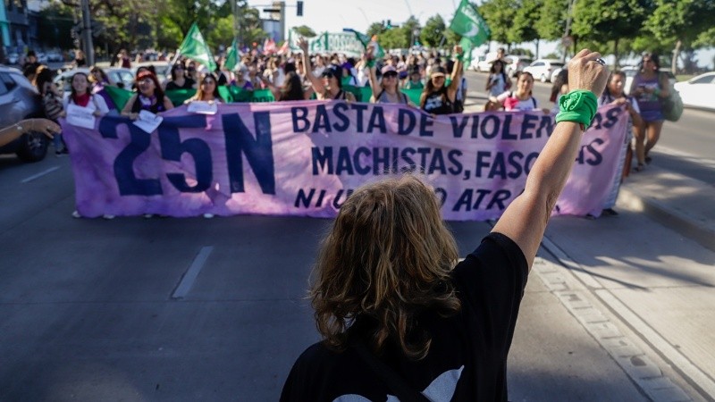 La marcha inició desde Oroño y el río a las 17.