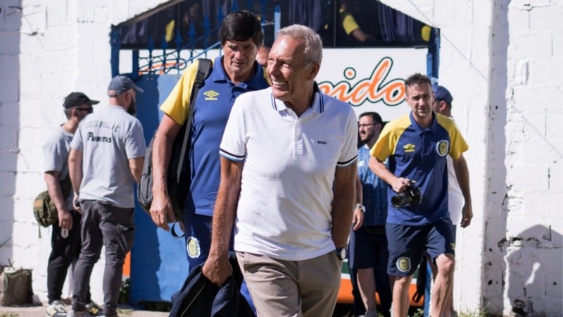 El entrenador canalla se mostró calmo como casi siempre, hasta que lo consultaron por Campaz.