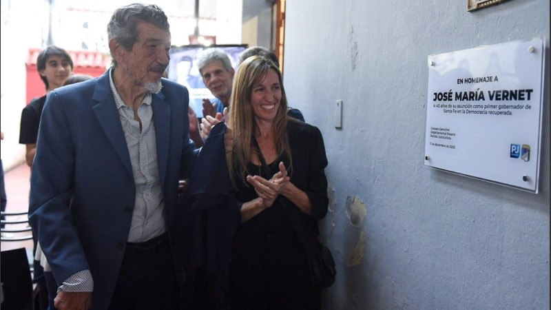 Vernet durante un reconocimiento en Rosario al cumplirce 40 años del inicio de su gestión.