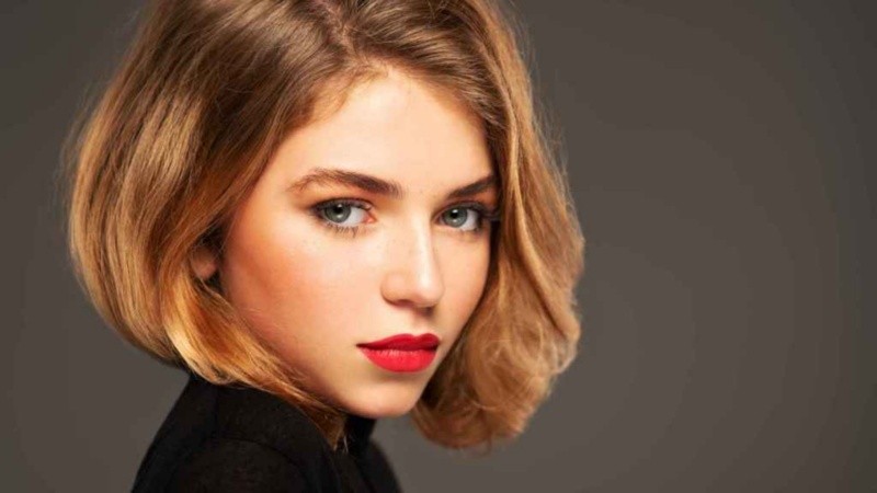 Un corte sofisticado, elegante y cómodo que se adapta a distintos tipos de cabello.