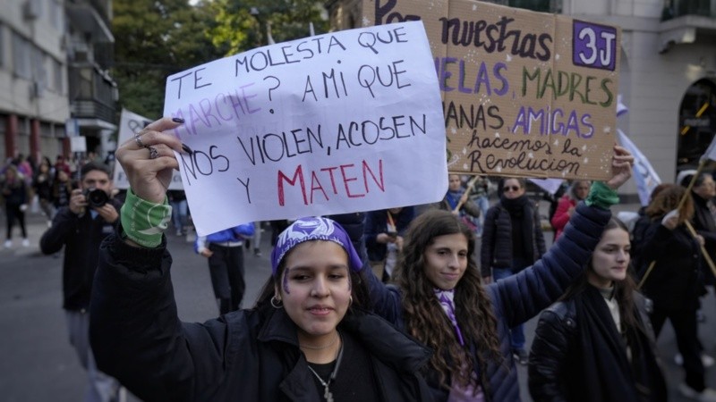 Masiva marcha en Rosario por Ni una menos.