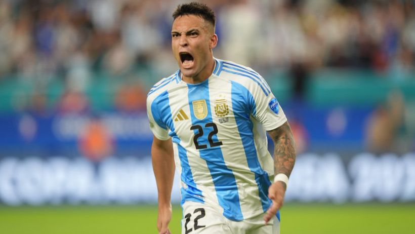 Con Lautaro intratable, Argentina venció a Perú y pasó a cuartos de final con puntaje perfecto