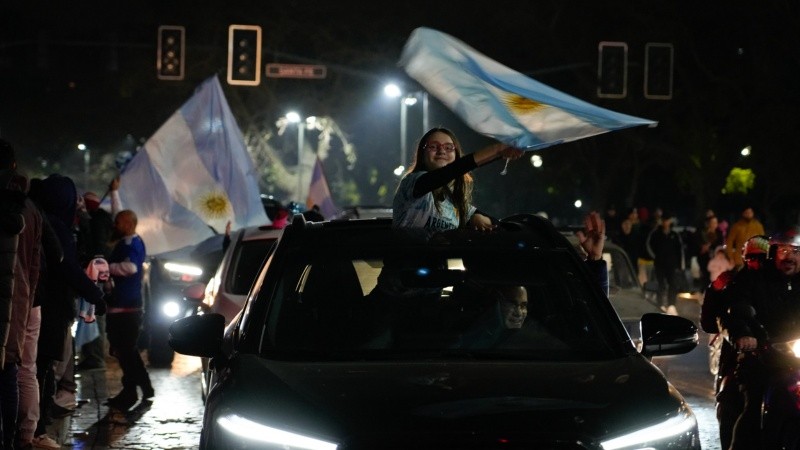 Los festejos de los rosarinos en el Monumento y las calles de la ciudad.