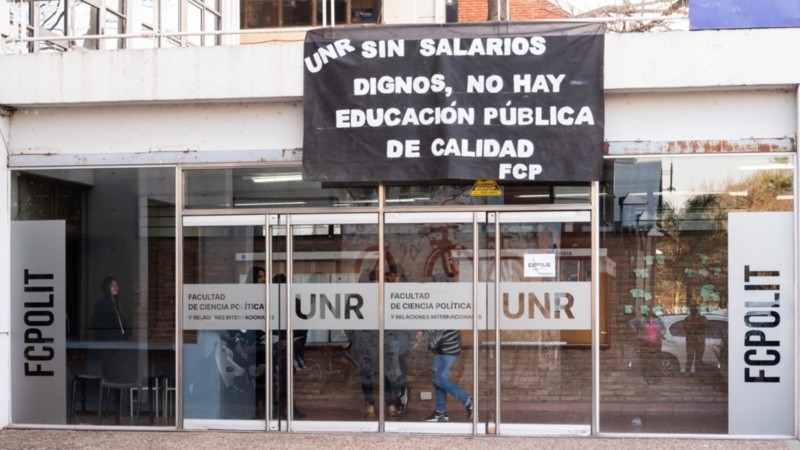 &nbsp;Varias manifestaciones reclamaron por salarios dignos en la universidad pública (Archivo).