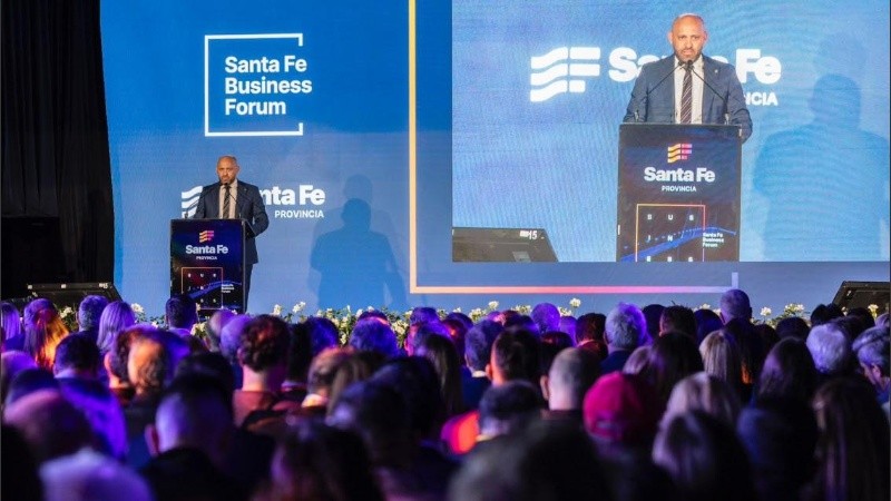 El ministro de Desarrollo, Gustavo Puccini, en la presentación del Santa Fe Business Forum