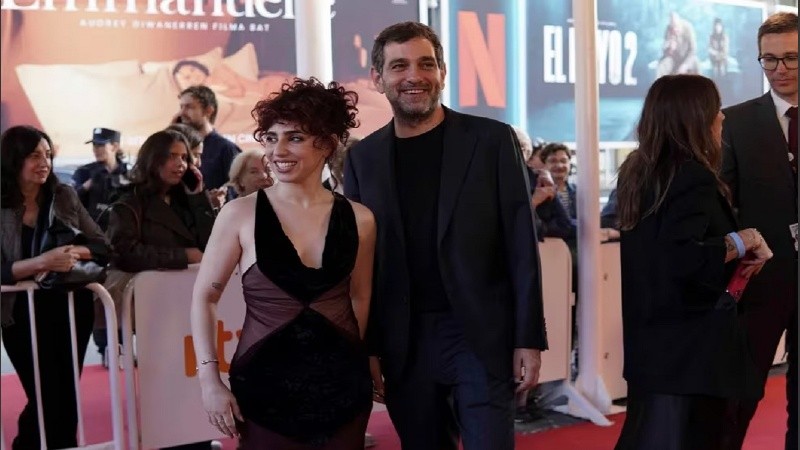 El director y la productora del documental sobre los vuelos de la muerte fueron ovacionados tras la proyección en San Sebastián.