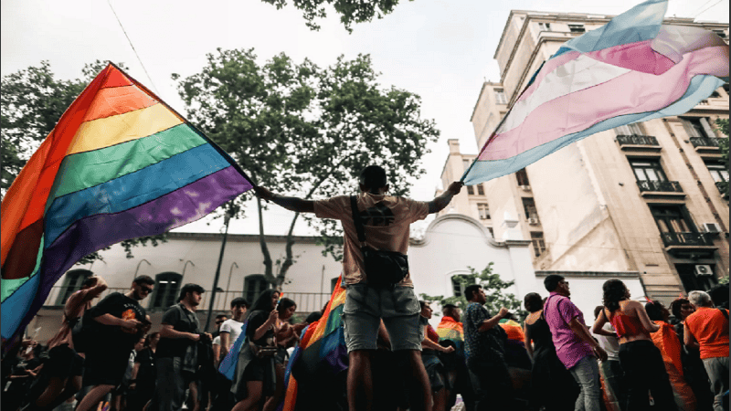 Fue una edición multitudinaria que culminó en la plaza de los Dos Congresos con música y proclama.