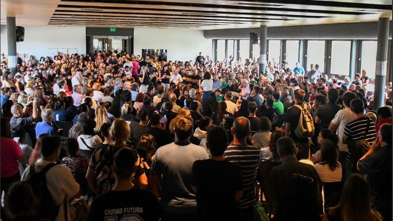 El aula maga de Arquitectura fue el centro de esta segunda asamblea realizada por este sector.