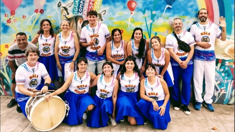 Muladorada el el primer grupo de Maracatu de Rosario, un movimiento ancestral de la cultura afrobrasileña.