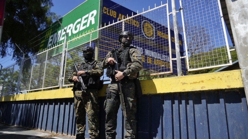 La PSA en la puerta del Gigante de Arroyito.