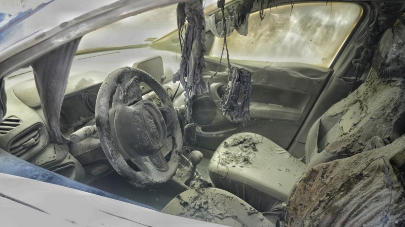 Así quedó el patrullero que ardió en llamas en González al 900.