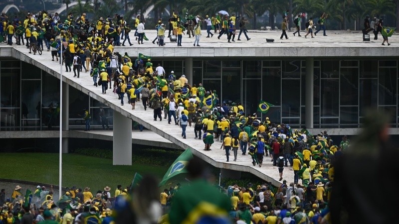 Miles de activistas de extrema derecha exigieron un golpe militar tras el triunfo de Lula.