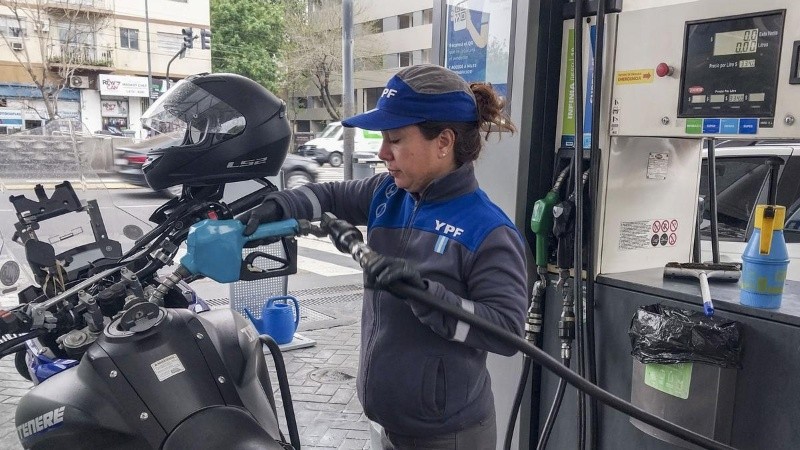 Por ahora YPF se mantiene pero podría plegarse a la suba.
