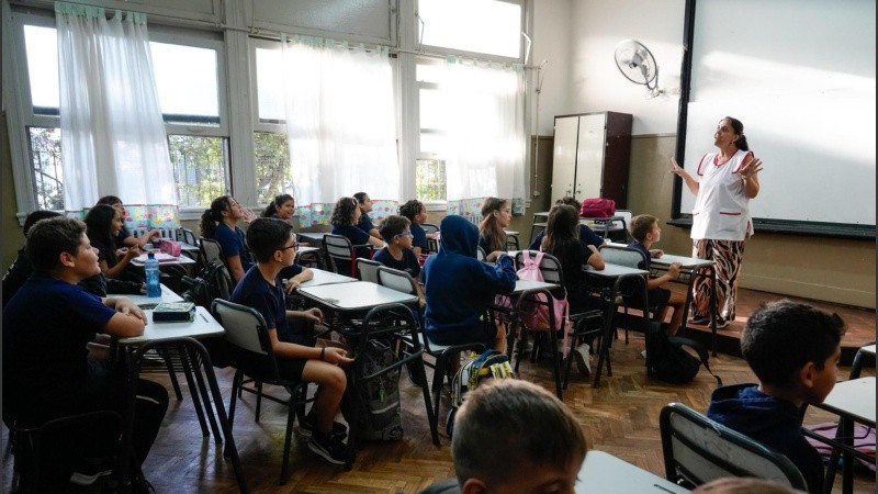 El día después de la elección, habrá clases en las escuelas de Santa Fe.
