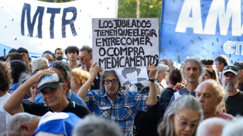 La plaza San Martín será escenario de una movilización este miércoles a la tarde.