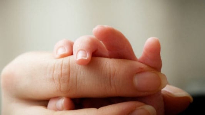 Tiene una prevalencia de 1 por cada 50.000 nacimientos, siendo el doble de casos en mujeres.