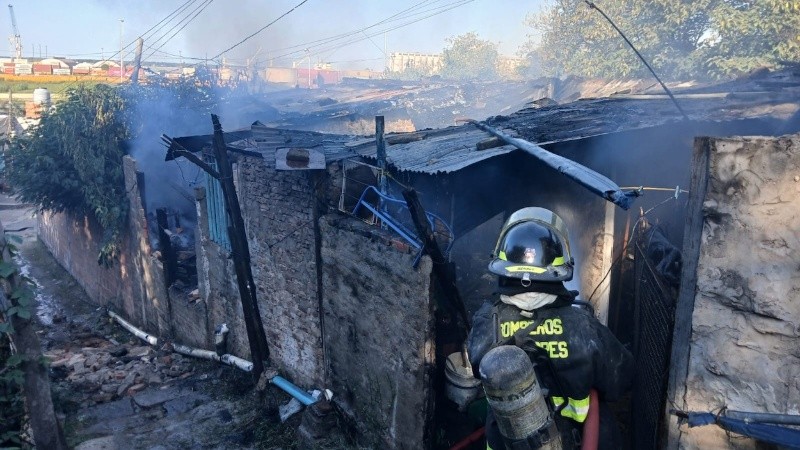 Gracias a dios no había nadie en casa, pero tampoco sabemos por qué se prendió fuego