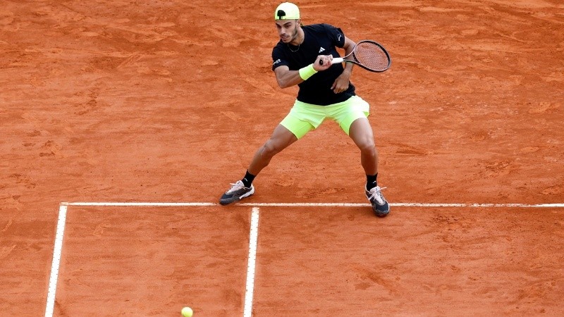 En polvo de ladrillo, solamente perdió tres partidos en el año. 