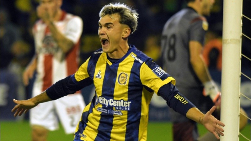 Santiago López hizo el 1-0 de Central ante la Gloria en Arroyito.