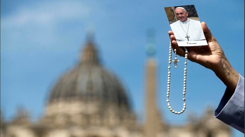 El papa Francisco murió este lunes.