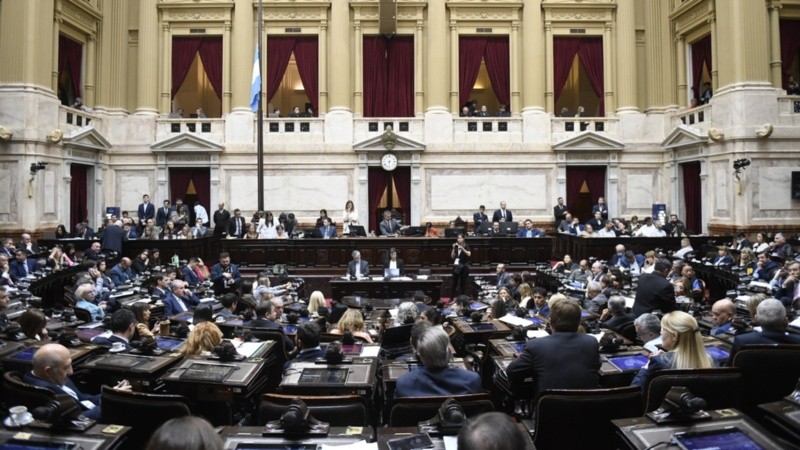 Los diputados rendirán homenaje al Papa este martes.